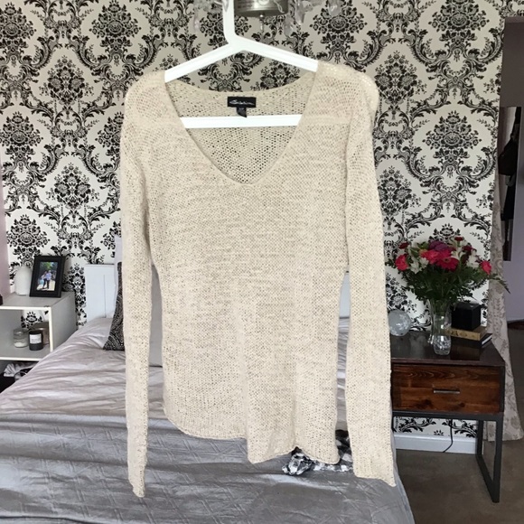 Light weight crochet sweater - Picture 2 of 3